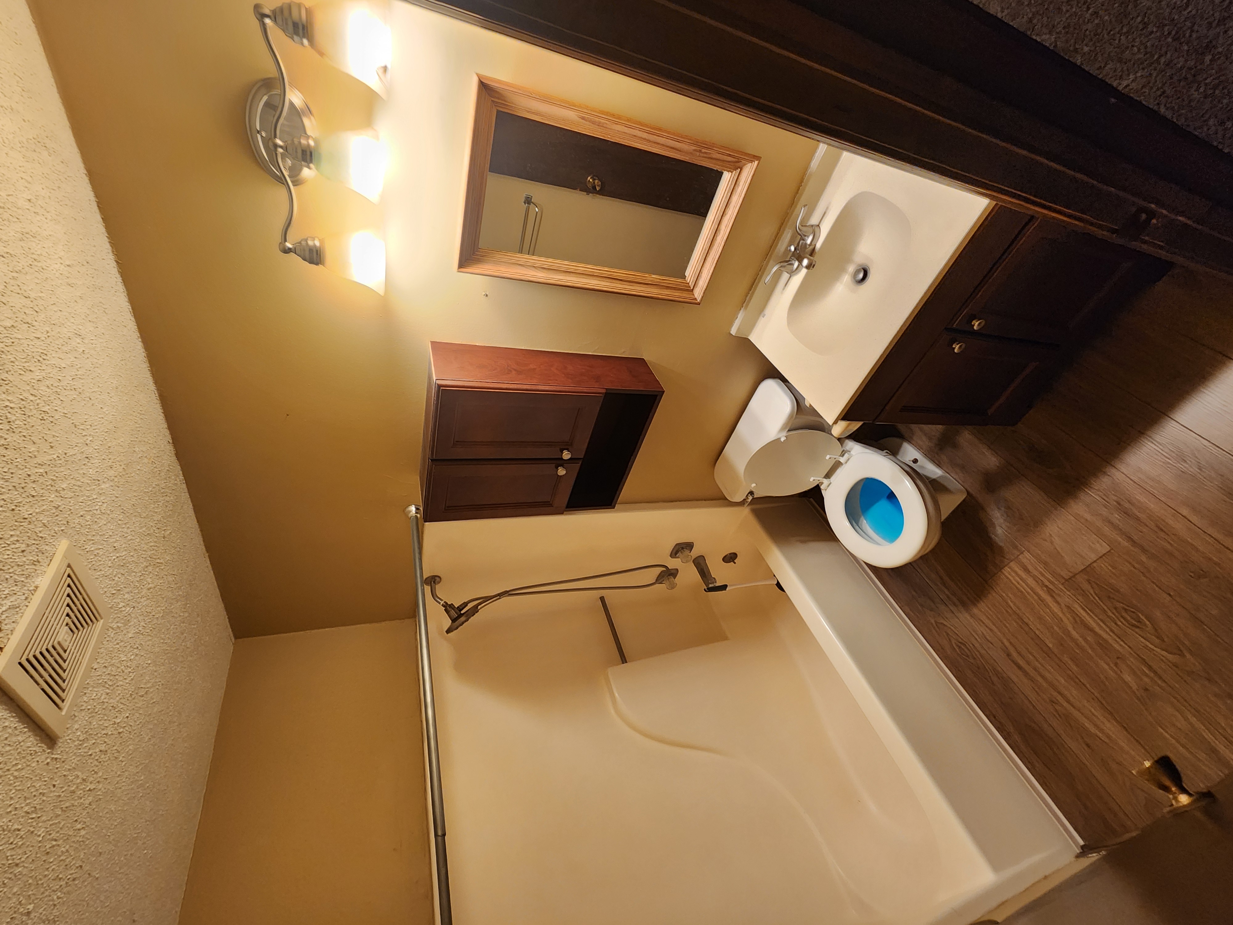 ce71bfd3-aa9a-4d10-bf27-4c59800f20cb-1_all_160594.jpg
